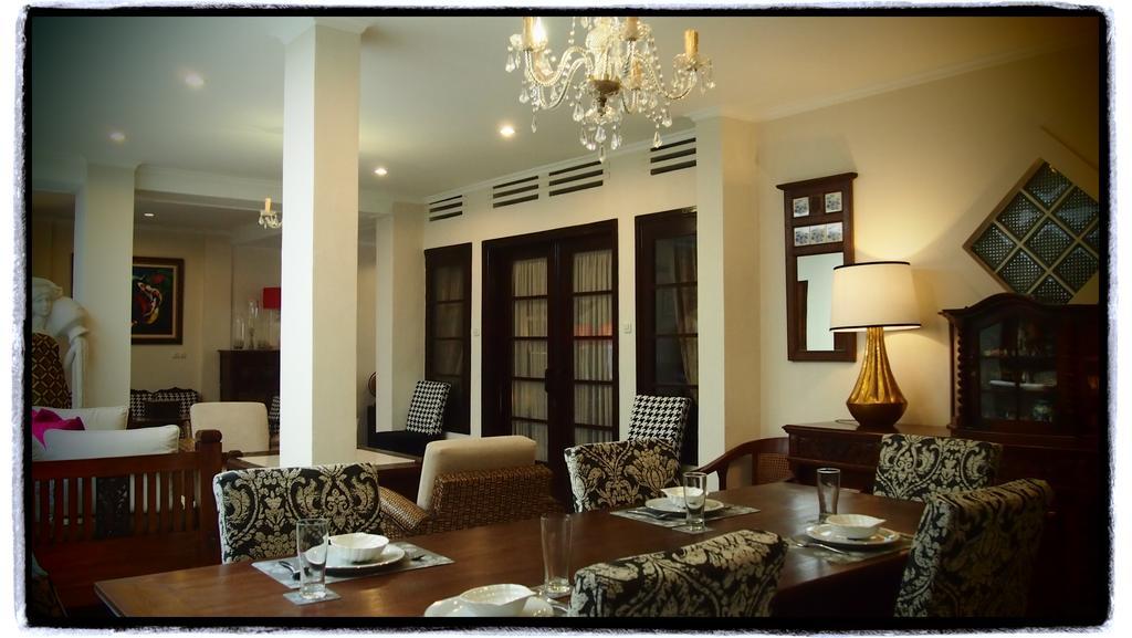Ciwulan 36 Guest House Бандунг Екстериор снимка