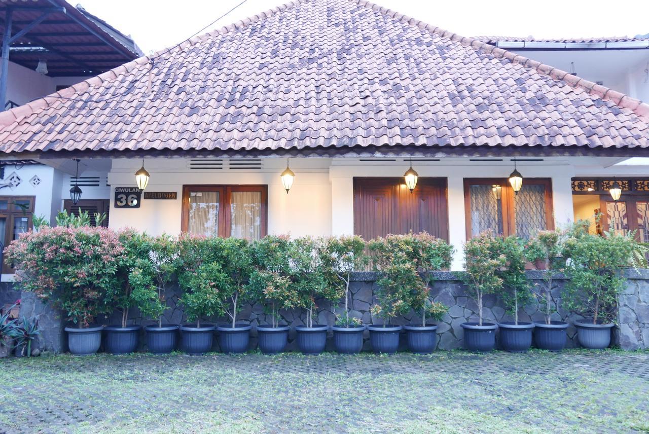 Ciwulan 36 Guest House Бандунг Екстериор снимка