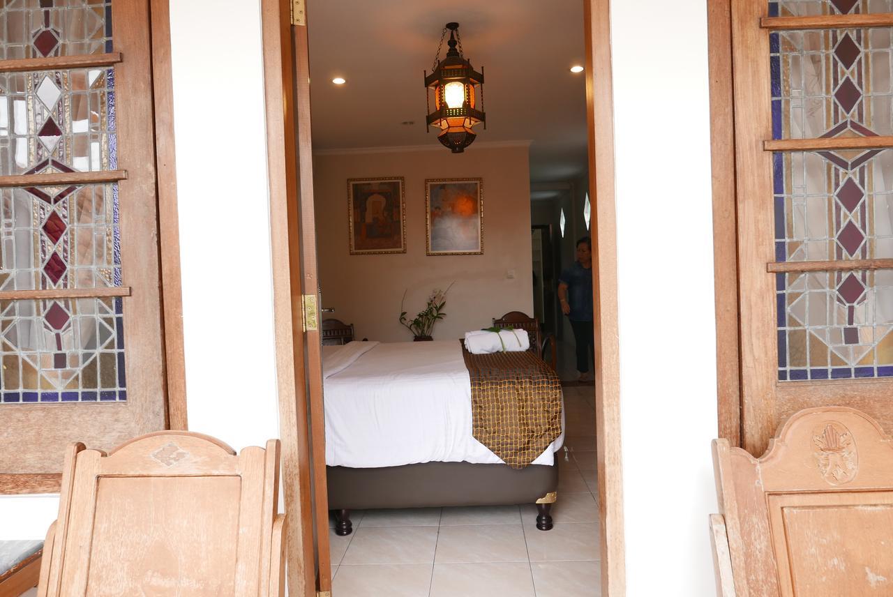 Ciwulan 36 Guest House Бандунг Екстериор снимка